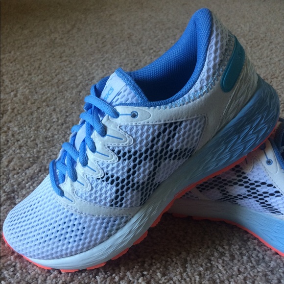 asics women's roadhawk ff 2